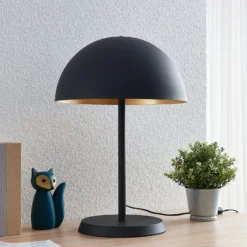 Lámpara de mesa Lindby Idalene, altura 51 cm, negra, metal