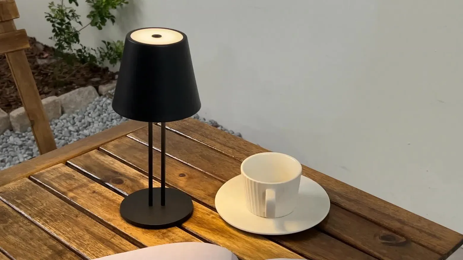 Lámpara de mesa Lindby LED recargable Janea TWIN, negra, metal