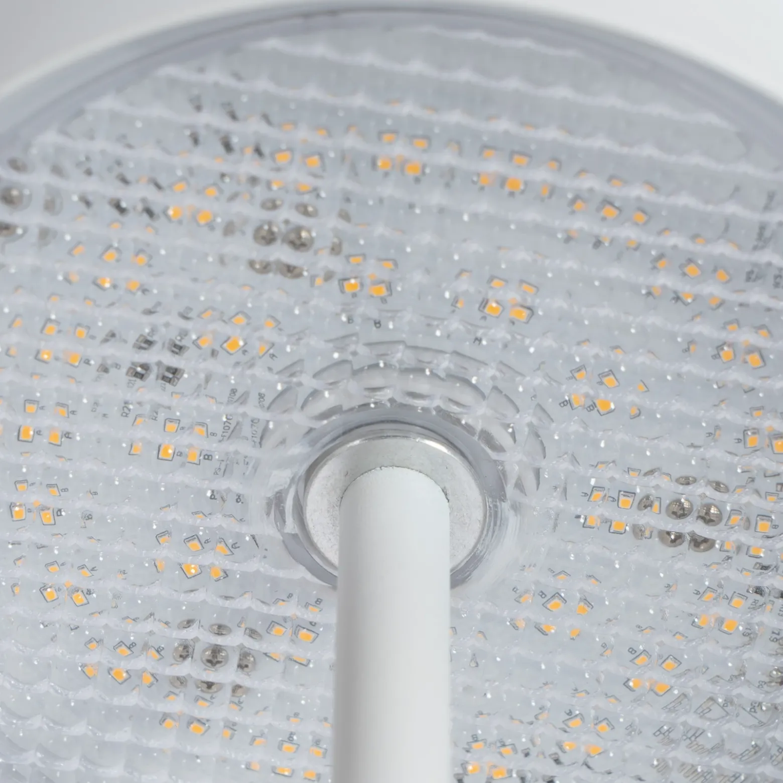 Lámpara de mesa Lindby LED recargable Janea CUBE, blanca, metal