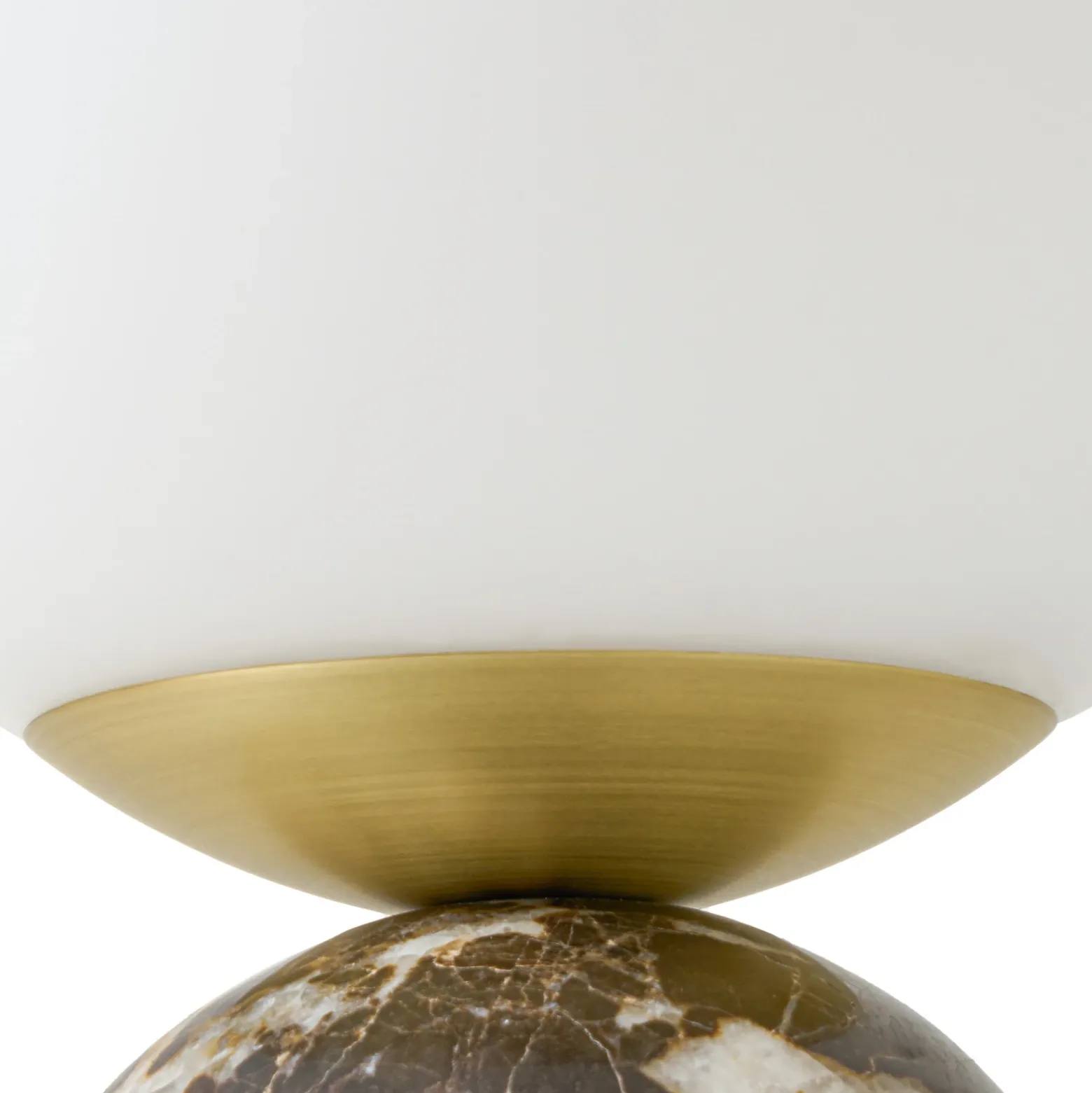 Lámpara de mesa Lindby Lennes x Eva Söllner, marrón, mármol, Ø20 cm