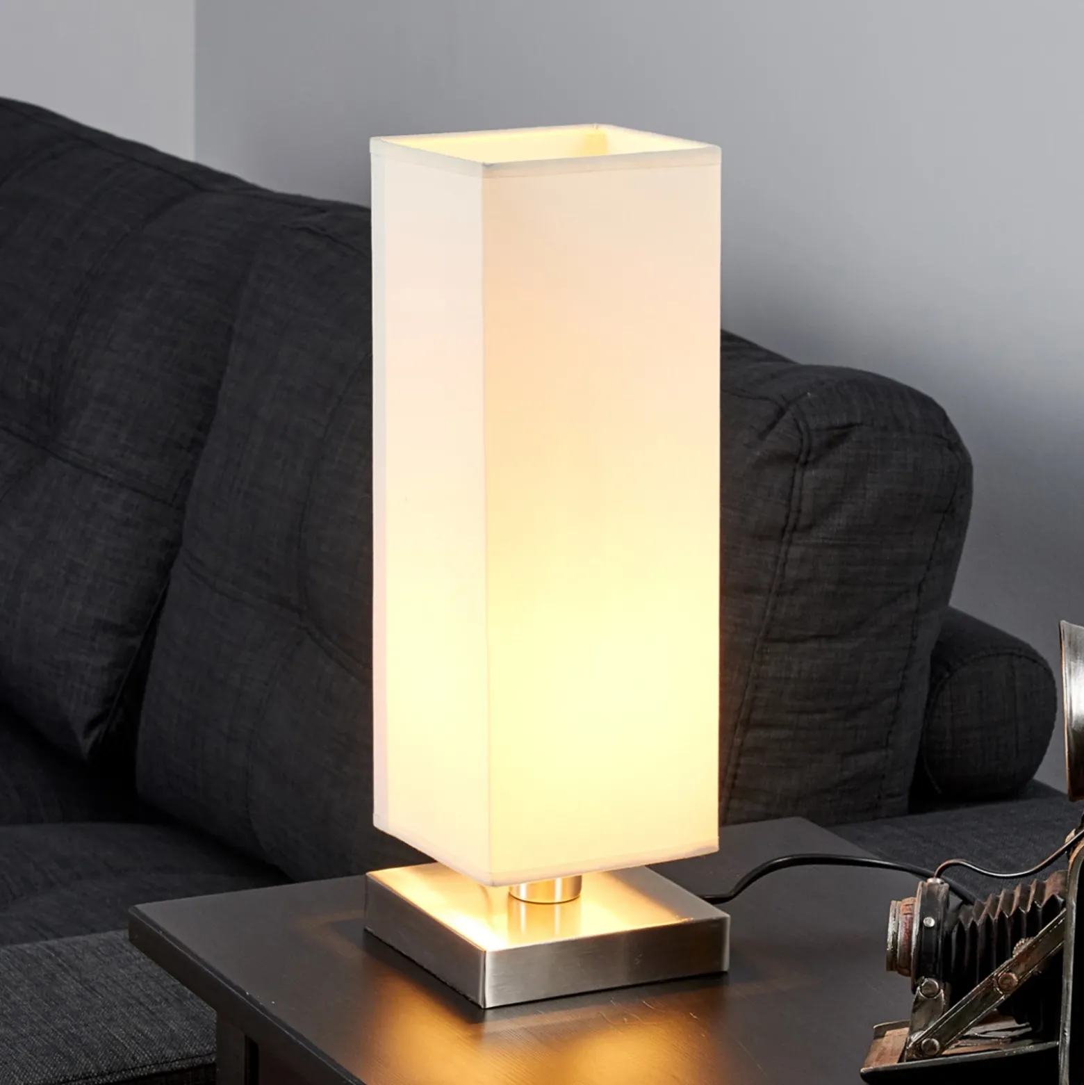 Lámpara de mesa Lindby Martje, altura 35 cm, blanca, textil, metal