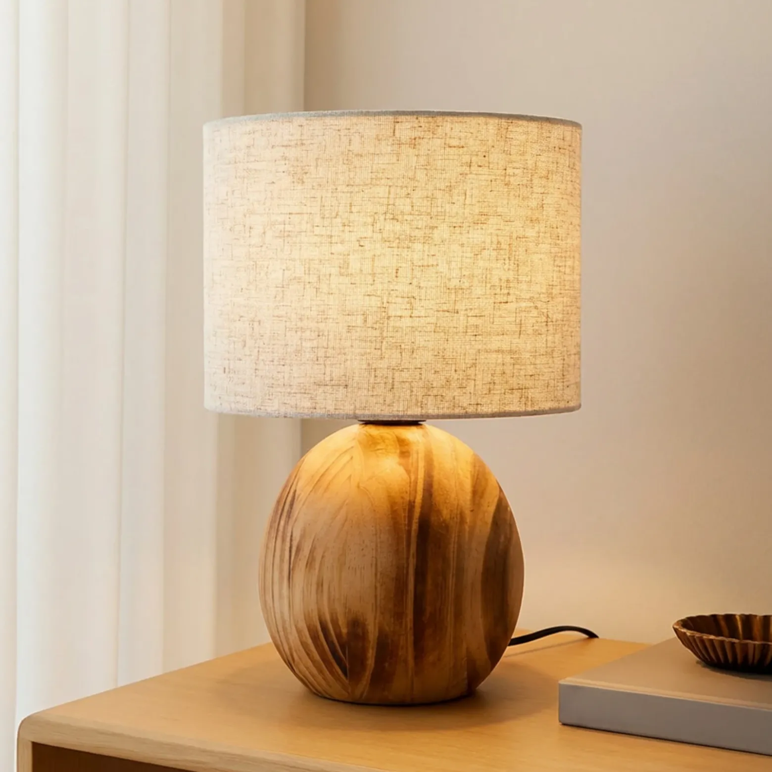 Lámpara de mesa Lindby Mayumi, altura 31 cm, madera, textil