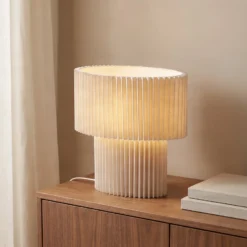 Lámpara de mesa Lindby Tazia, natural/blanca, lino, altura 38 cm