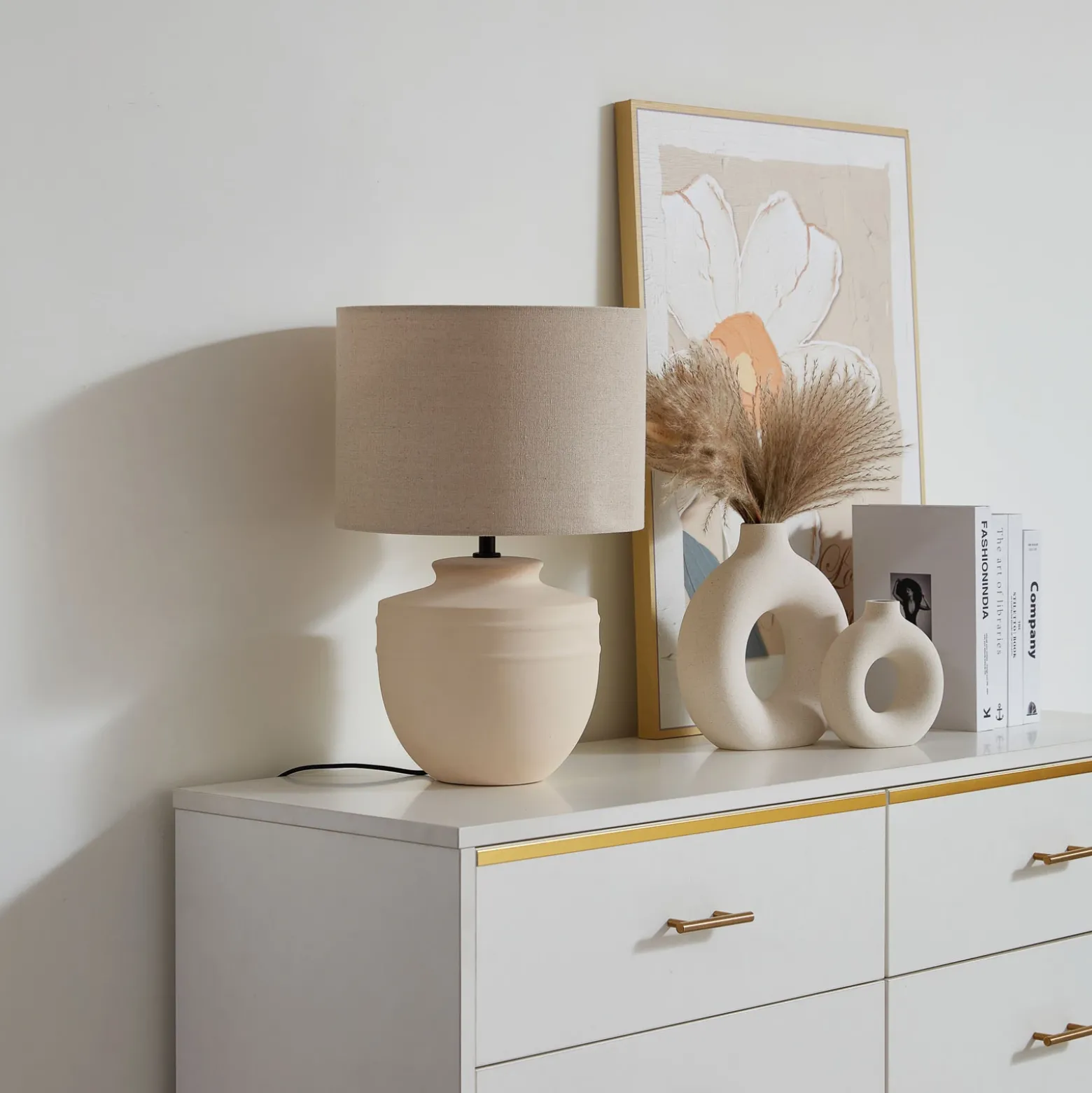 Lámpara de mesa Lindby Thalassia, beige, Ø 30 cm, cerámica