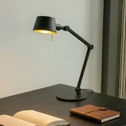 Lámpara de mesa Lucande Silka, 93 cm, negra, regulable, E27
