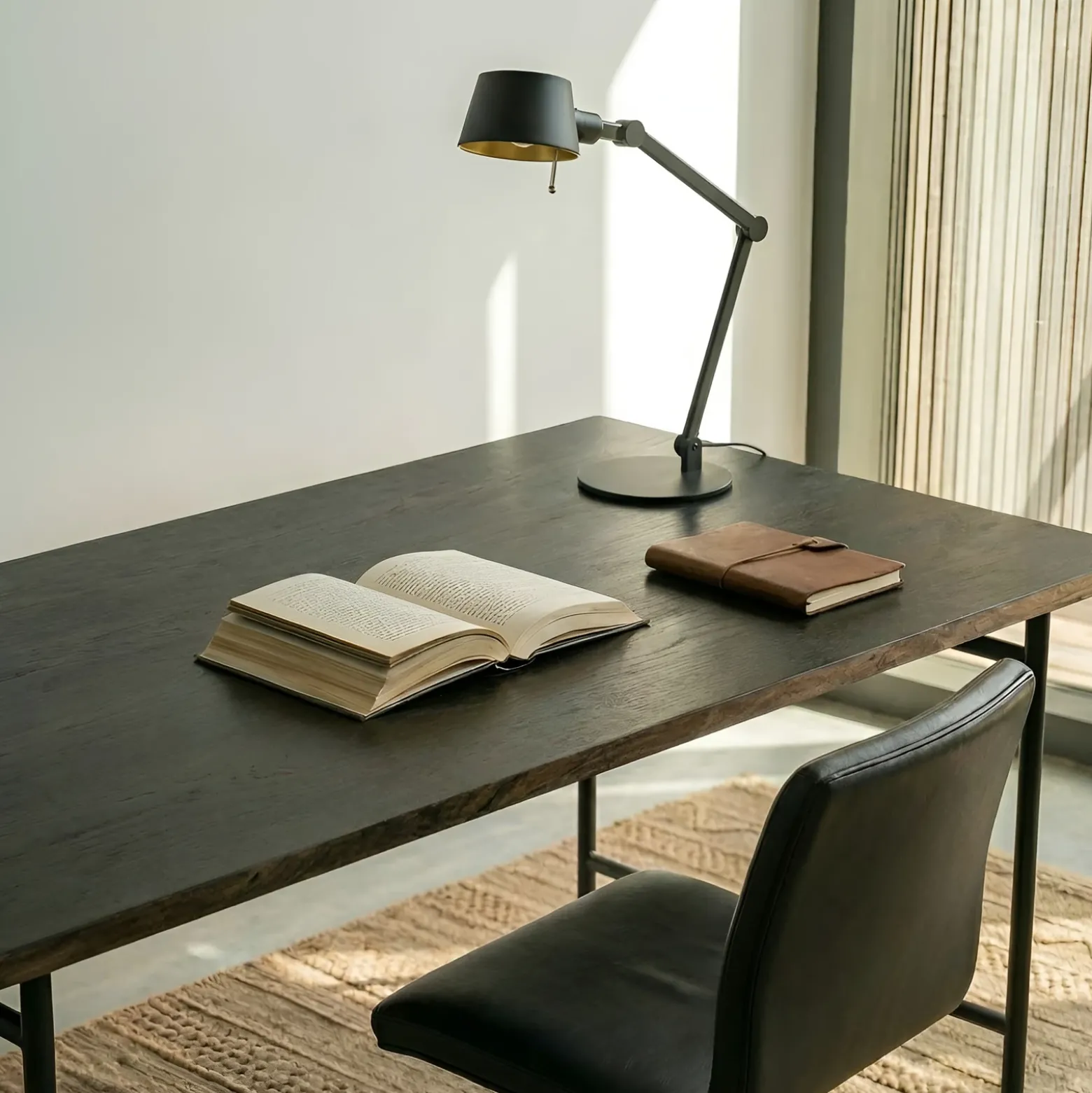 Lámpara de mesa Lucande Silka, 93 cm, negra, regulable, E27