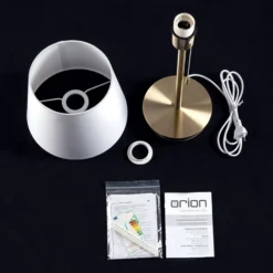 Lámpara de mesa Ludwig, USB blanco/latón antiguo