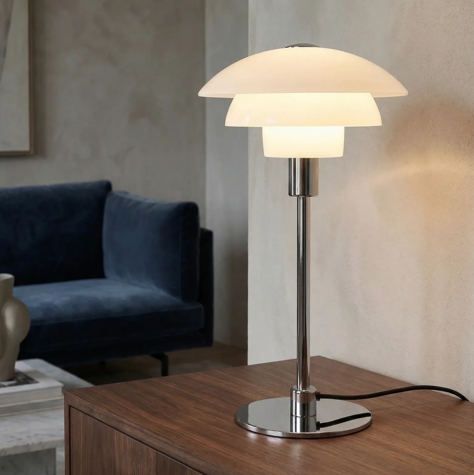 Lámpara de mesa Morph de Dyberg Larsen, ópalo, altura 35 cm, cristal