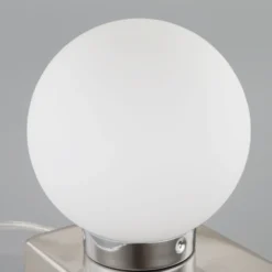 Lámpara de mesa Naomi con esfera de vidrio