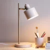 Lámpara de mesa Ocean de Dyberg Larsen, beige/latón, altura 43 cm