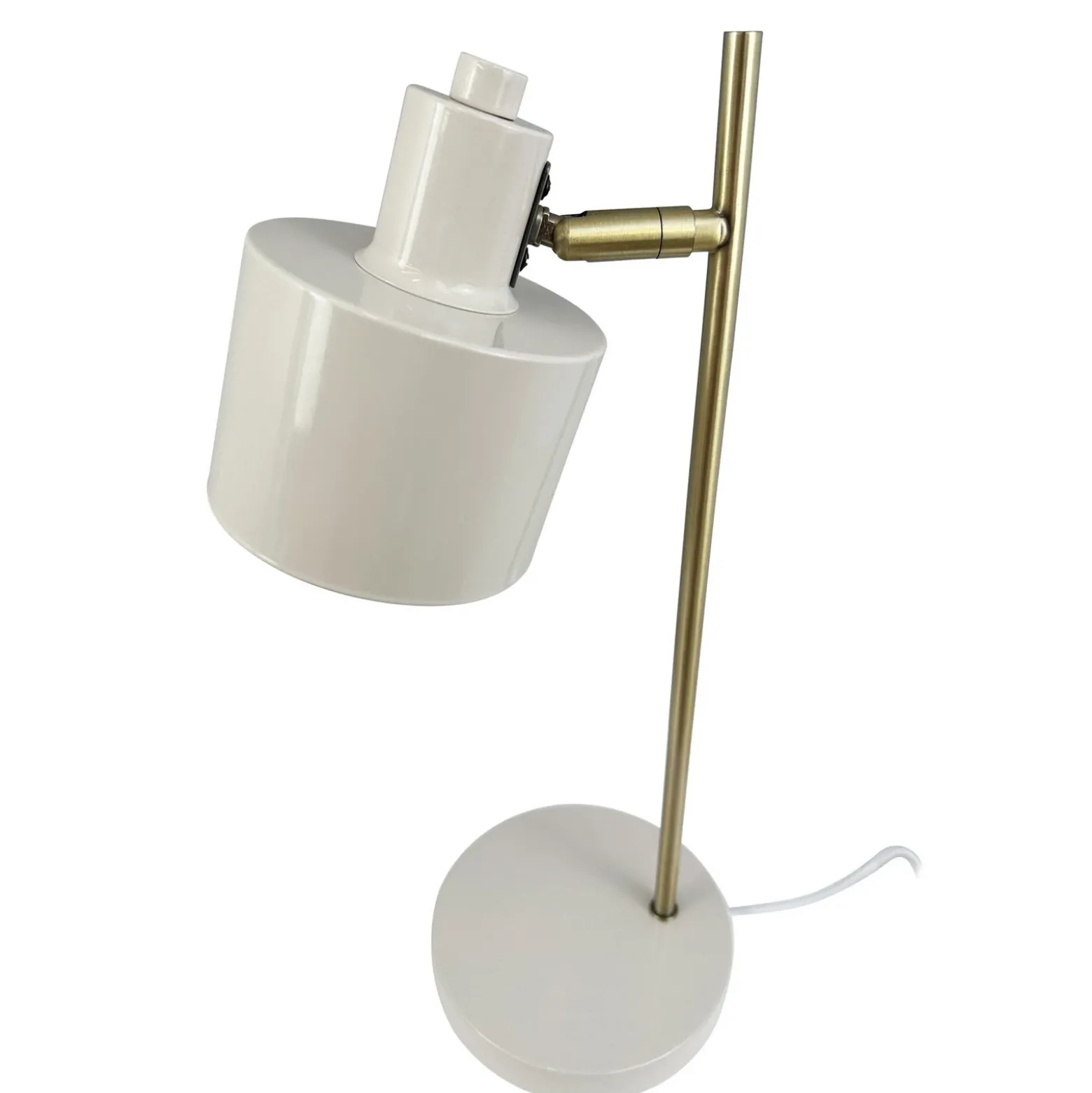 Lámpara de mesa Ocean de Dyberg Larsen, beige/latón, altura 43 cm
