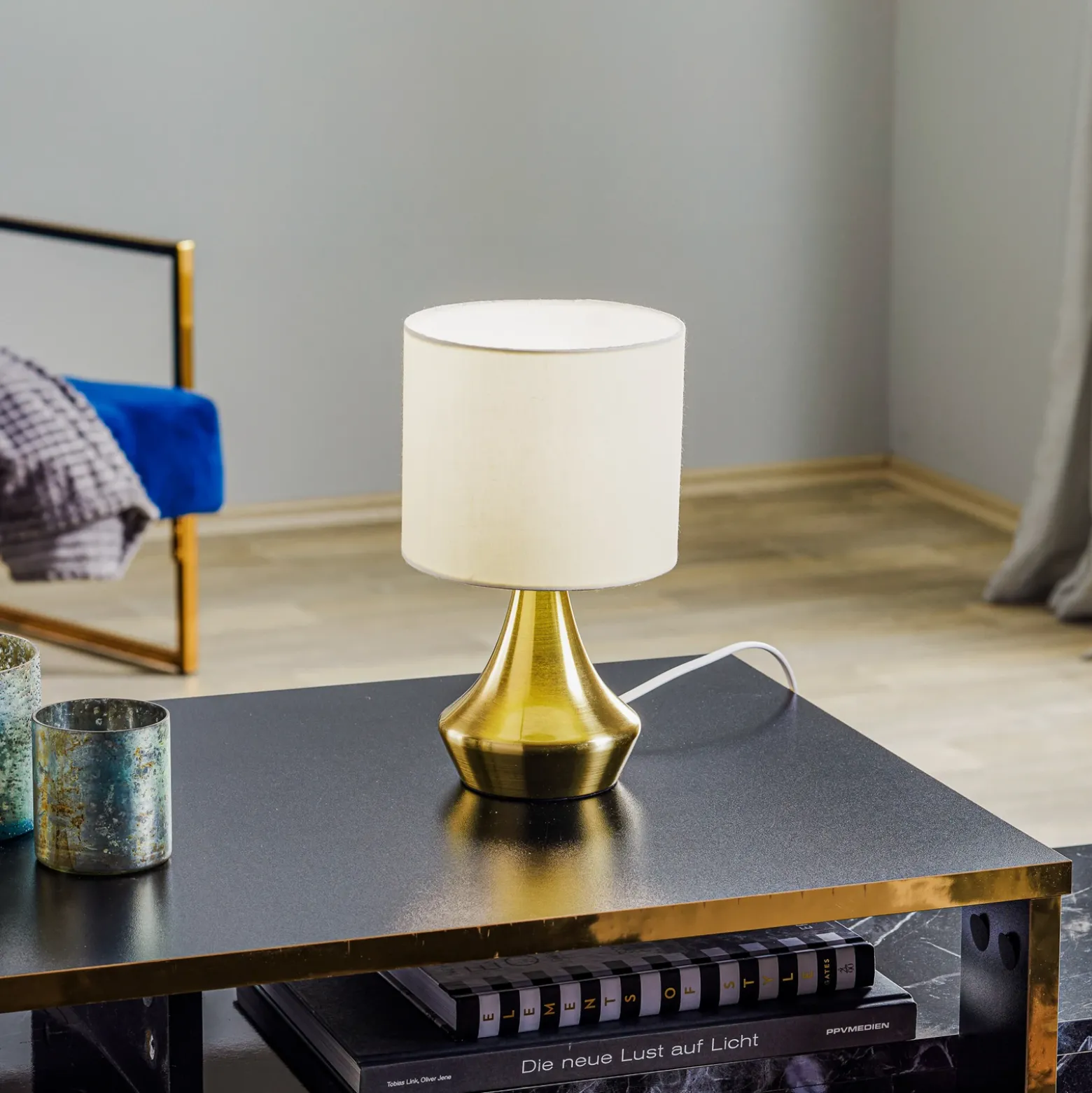 Lámpara de mesa Ottone con pantalla textil, latón