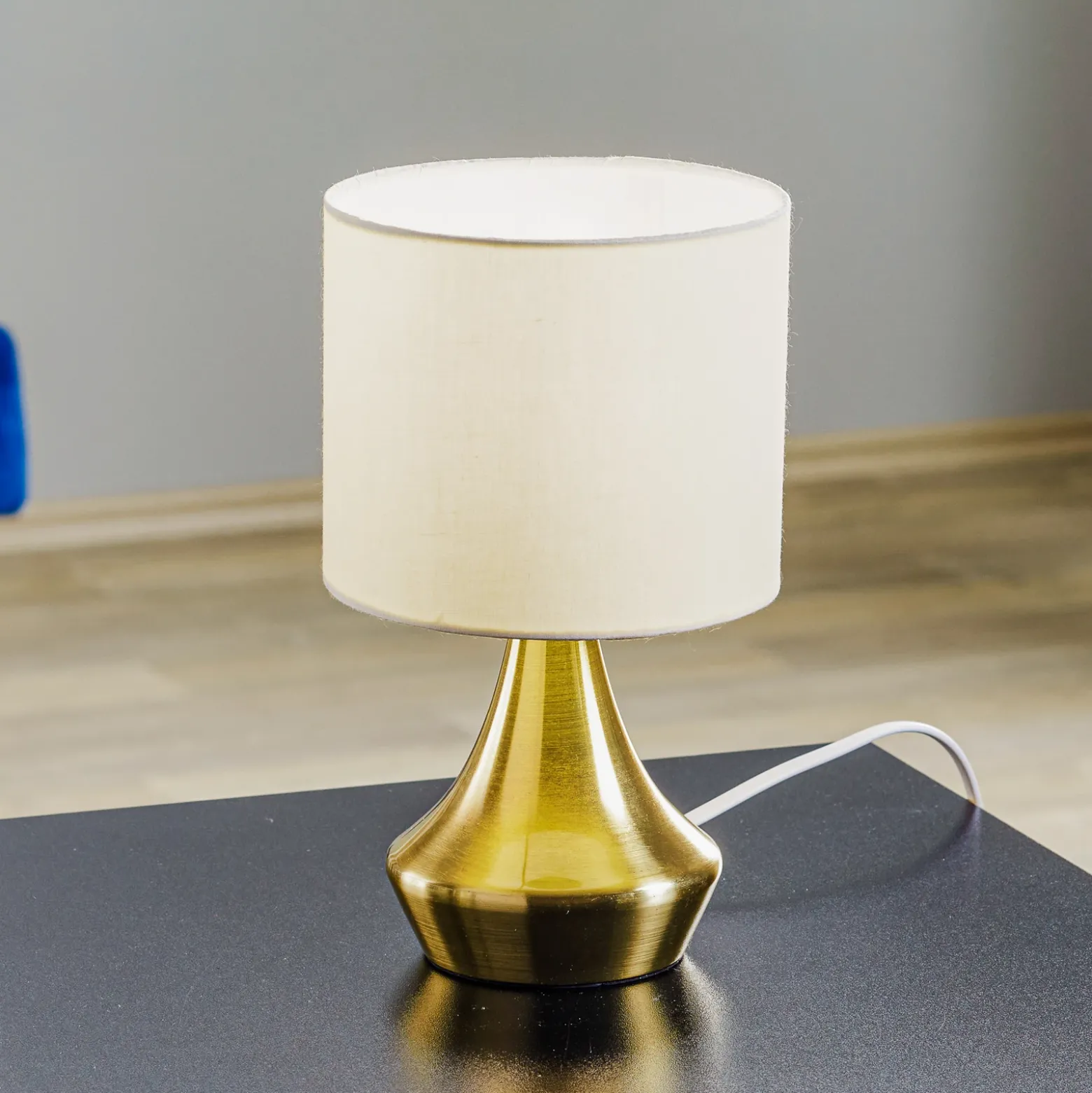 Lámpara de mesa Ottone con pantalla textil, latón