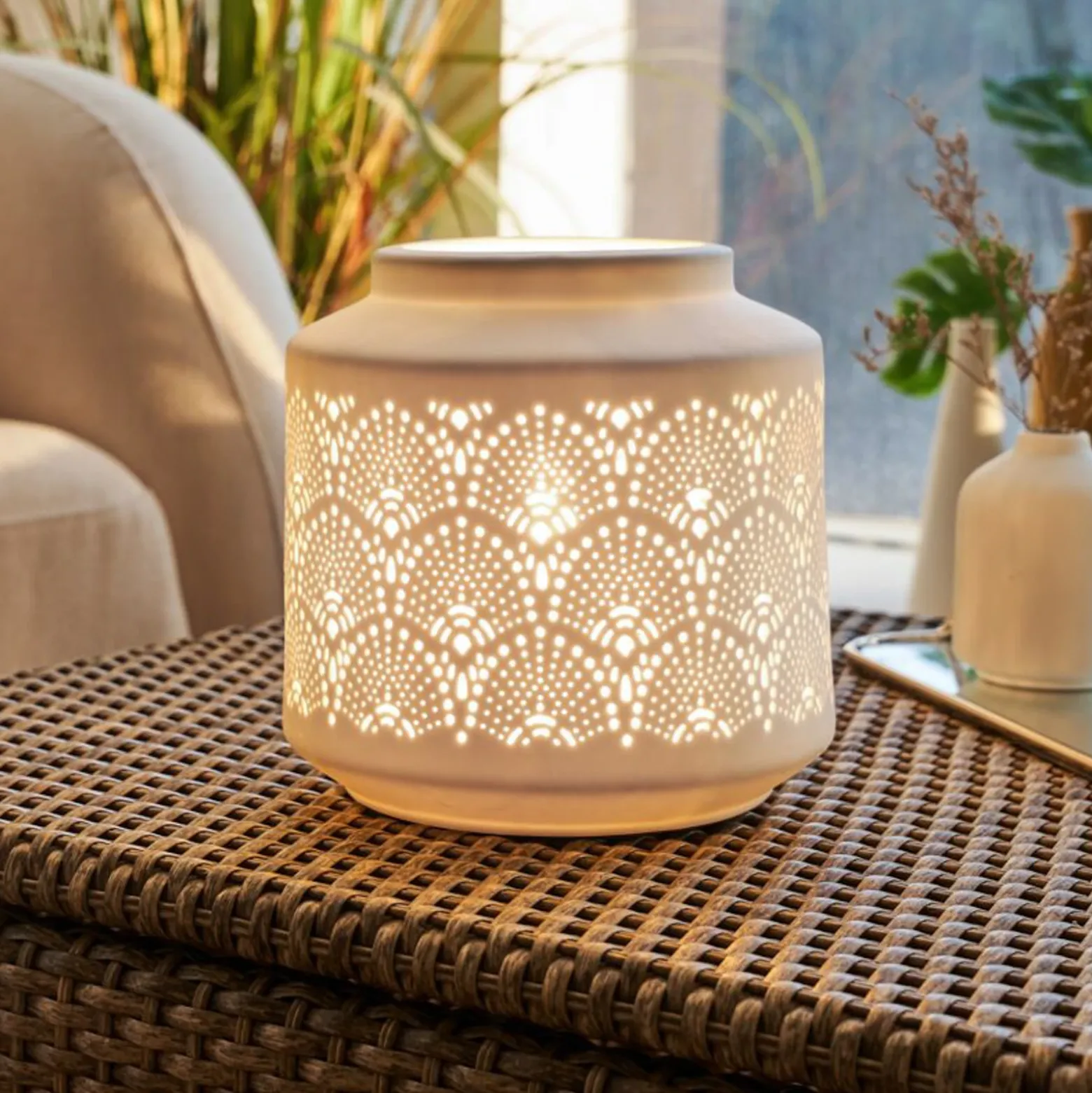Lámpara de mesa Pauleen PRETTY SUNKISS, blanca, altura 18 cm, porcelana