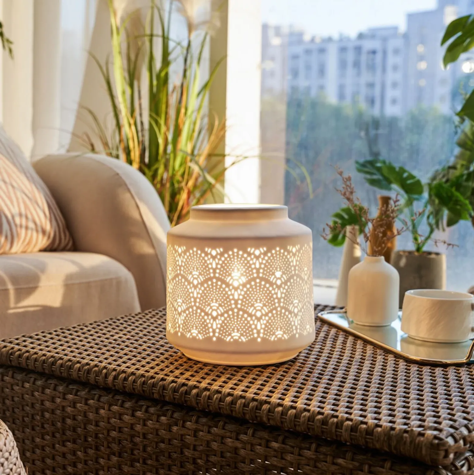 Lámpara de mesa Pauleen PRETTY SUNKISS, blanca, altura 18 cm, porcelana