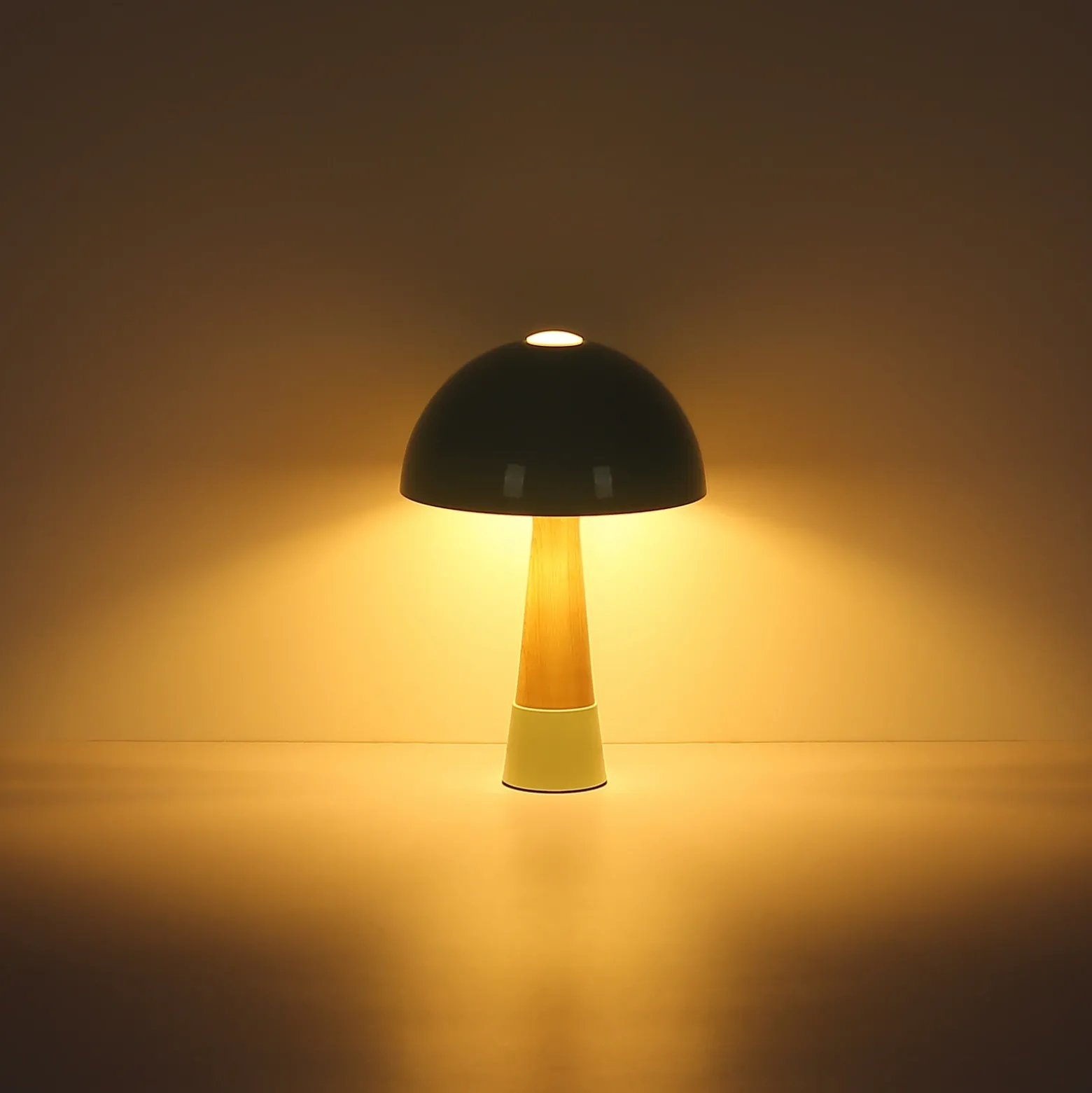 Lámpara de mesa Paulin, verde/efecto madera, metal, 37 cm, E27