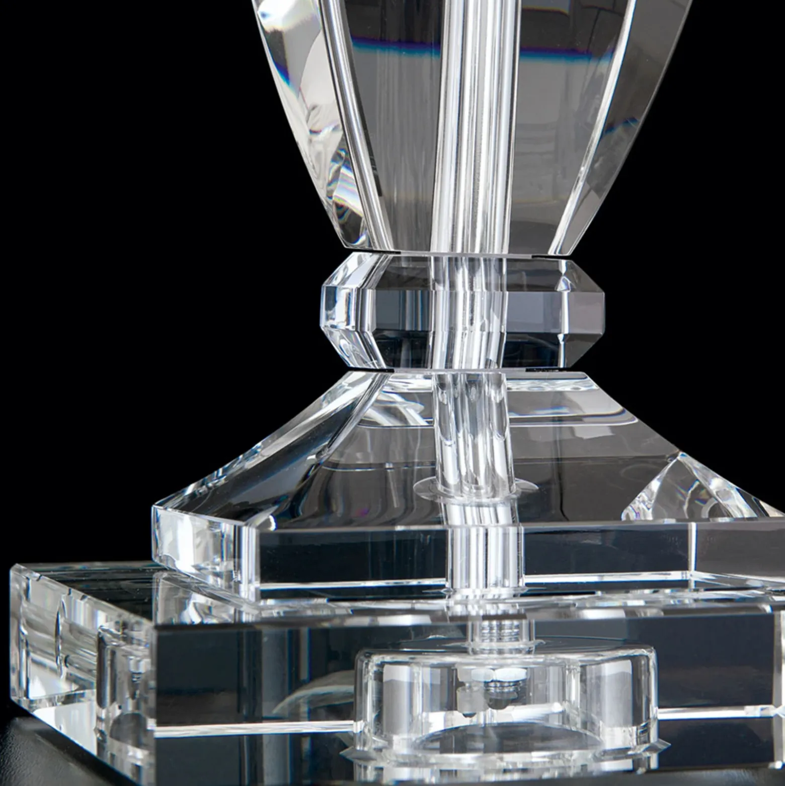 Lámpara de mesa Pokal con cristal cromo/blanco