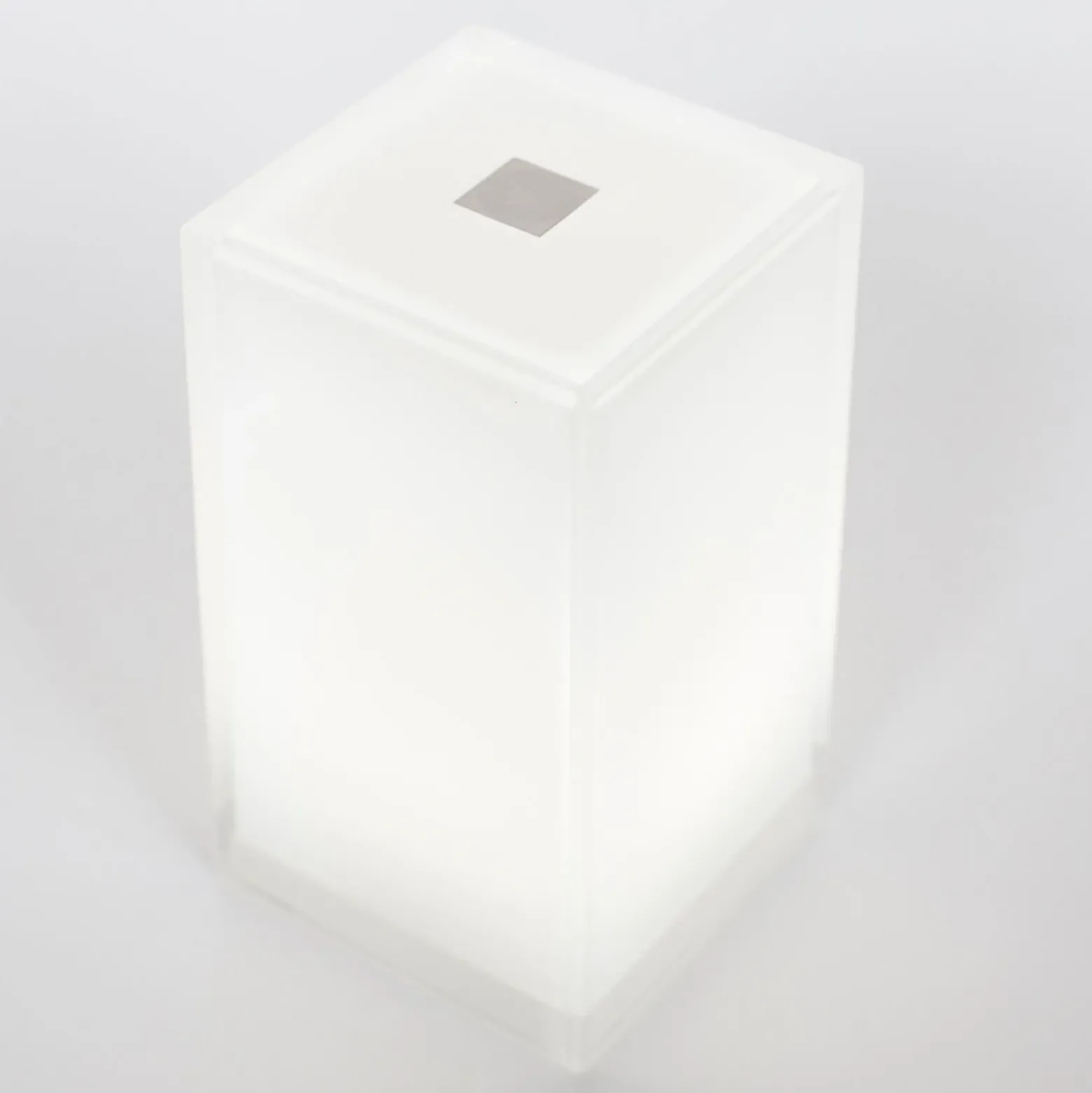 Lámpara de mesa Portable Cub, App-controlable, RGBW