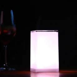 Lámpara de mesa Portable Cub, App-controlable, RGBW
