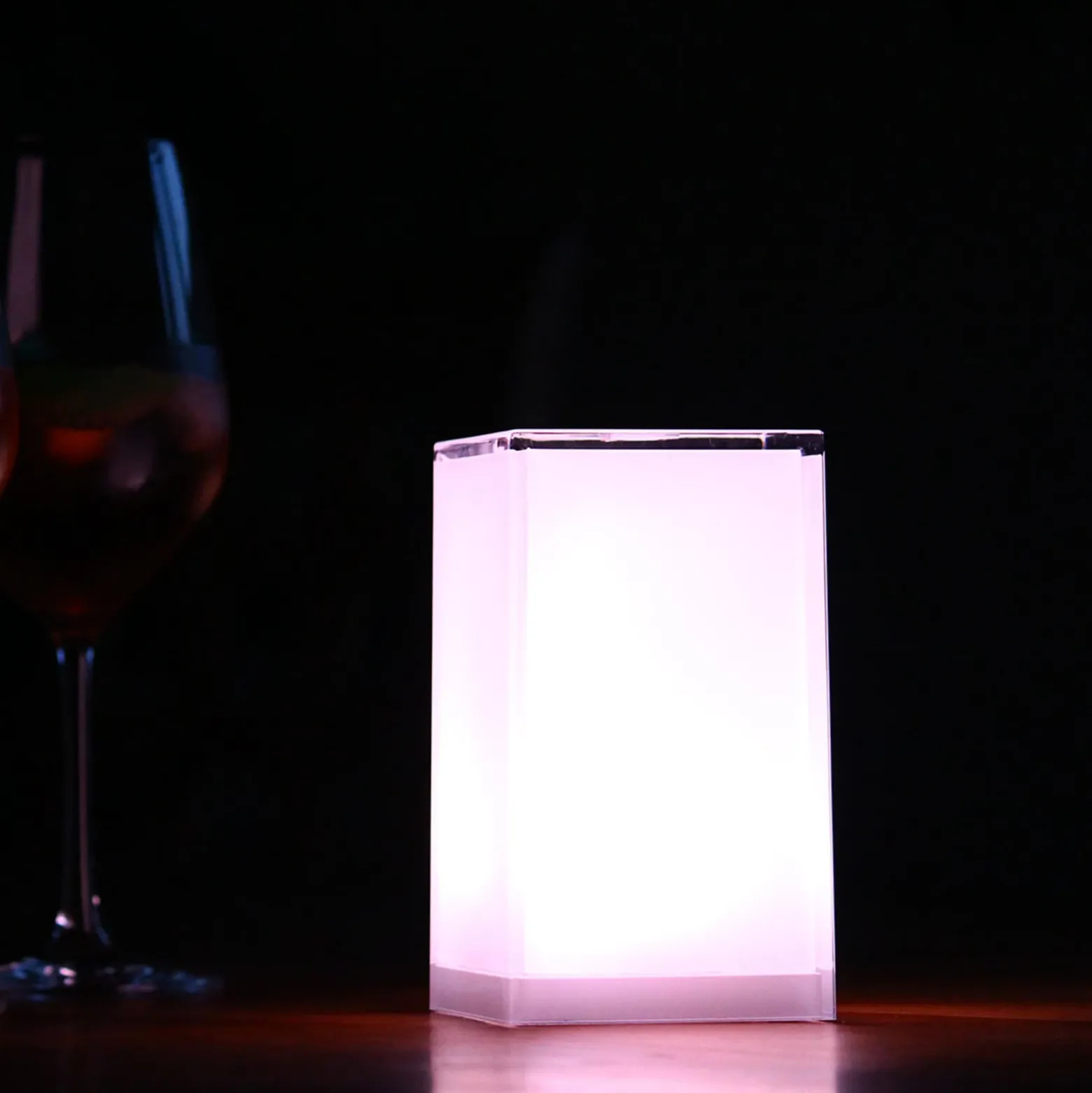 Lámpara de mesa Portable Cub, App-controlable, RGBW