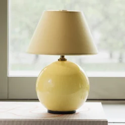 Lámpara de mesa recargable IRIS de Globen Lighting, amarilla/amarilla, altura