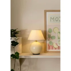 Lámpara de mesa recargable IRIS de Globen Lighting, color crema, altura 23 cm,
