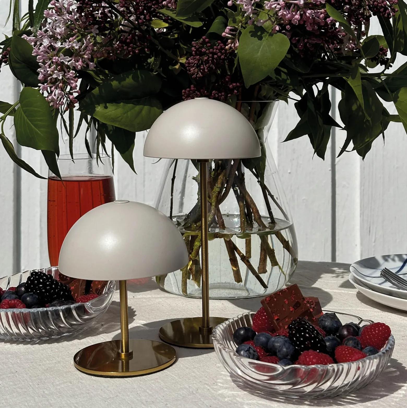 Lámpara de mesa recargable LED Along de Dyberg Larsen, beige, juego de 2