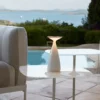 lámpara de mesa recargable LED Kartell Camomille, blanca, altura 24 cm