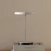 Lámpara de mesa recargable LED UMAGE Asteria Move, gris niebla liso, 31 cm