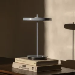Lámpara de mesa recargable LED UMAGE Asteria Move, azul claro, 31 cm