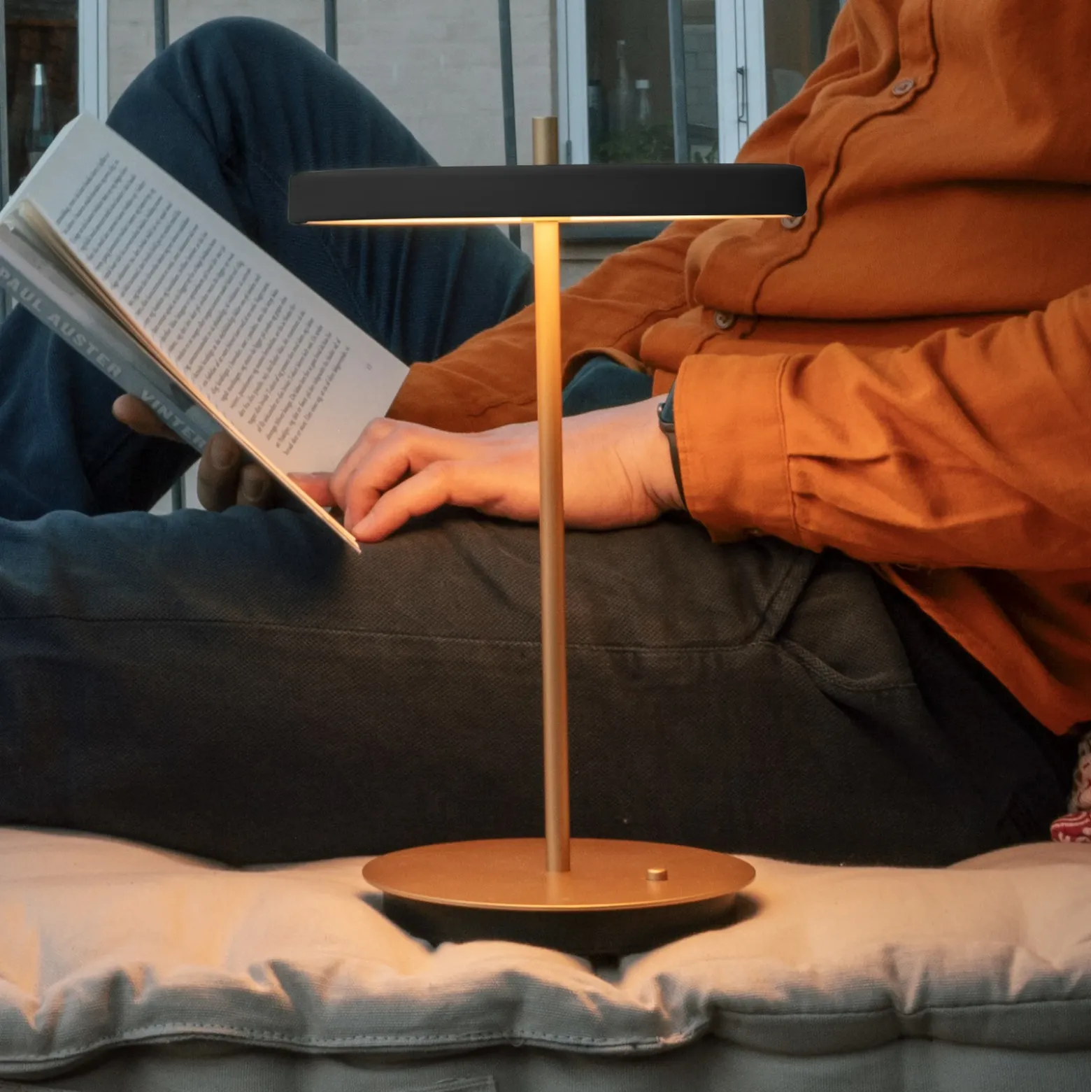 Lámpara de mesa recargable LED UMAGE Asteria Move antracita/latón 31 cm