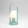 Lámpara de mesa recargable LED FollowMe de MARSET, azul