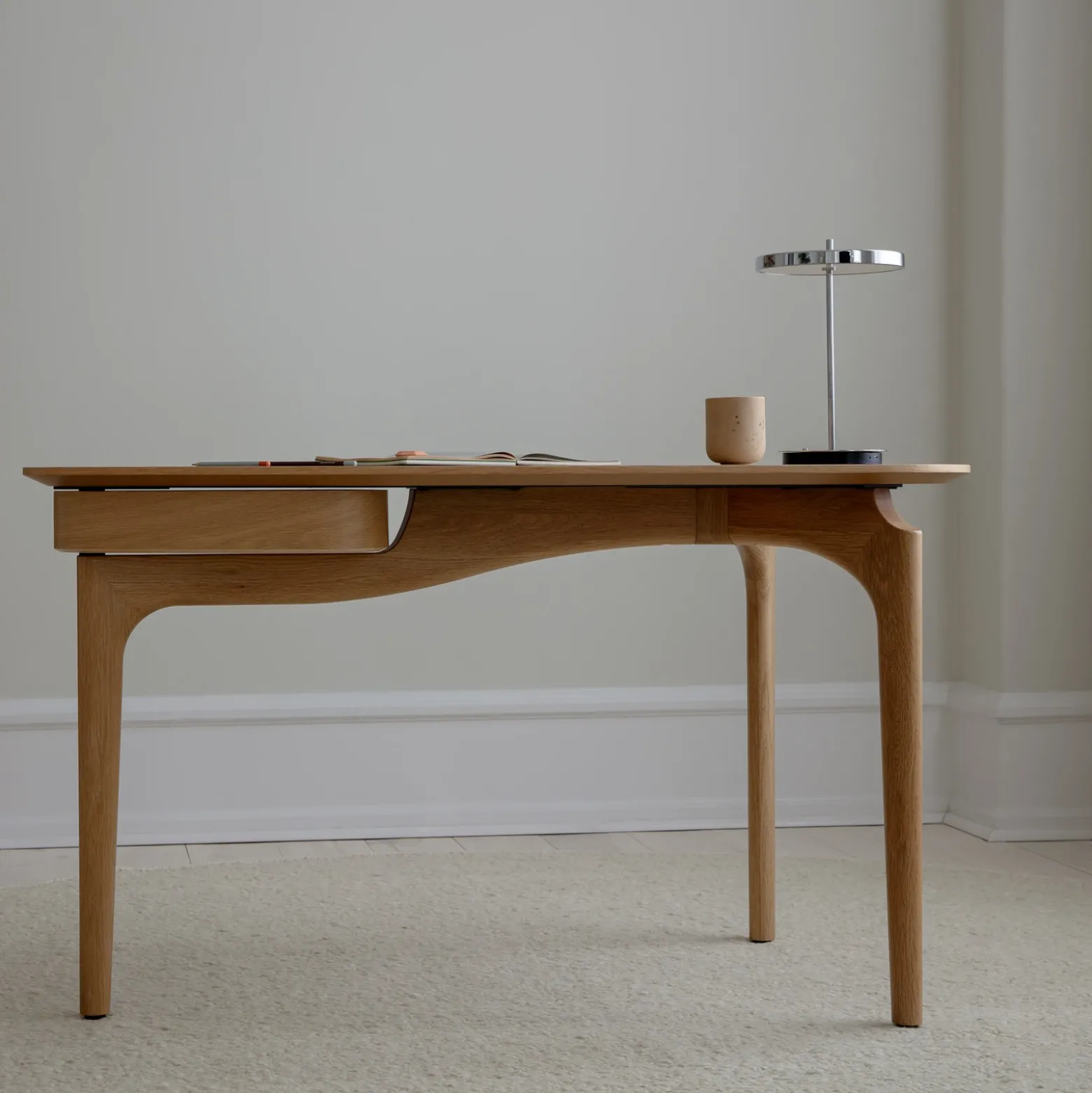 Lámpara de mesa recargable LED UMAGE Asteria Move, acero pulido, 31 cm