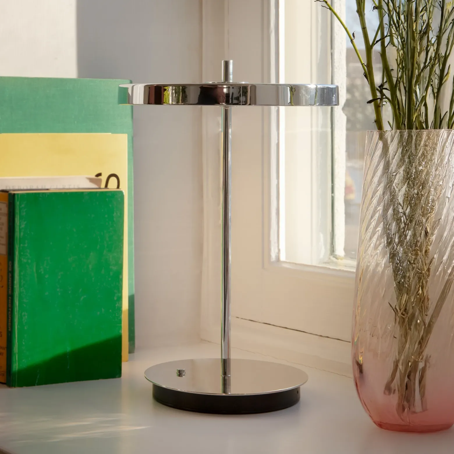 Lámpara de mesa recargable LED UMAGE Asteria Move, acero pulido, 31 cm