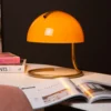 Lámpara de mesa retro Cato, vidrio, naranja