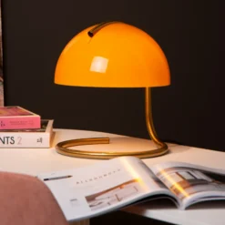 Lámpara de mesa retro Cato, vidrio, naranja