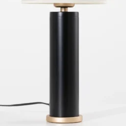 Lámpara de mesa Romina con pantalla de lino, base negra