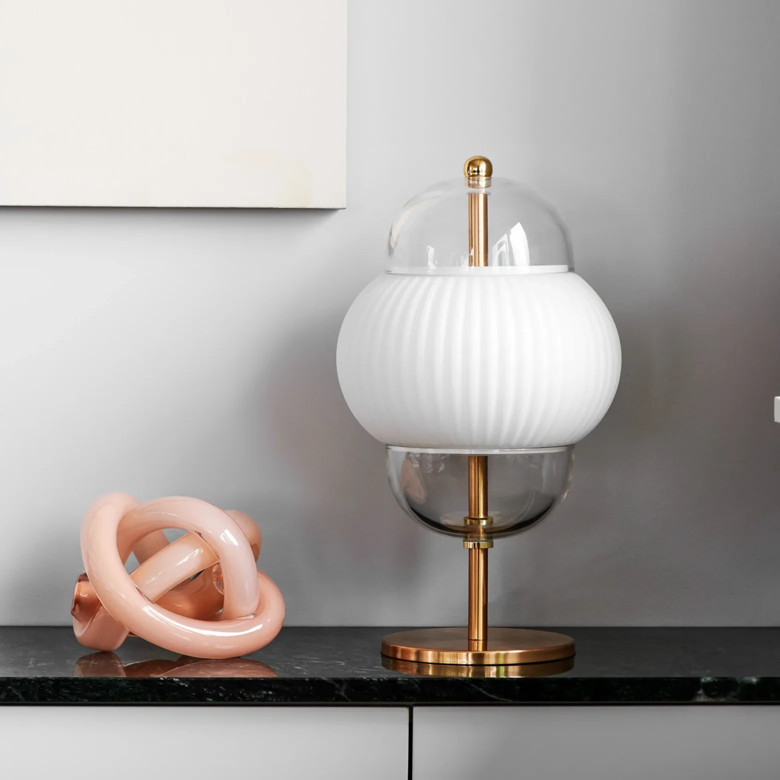 Lámpara de mesa Shahin, 3 luces, atenuable, cristal, altura 43 cm