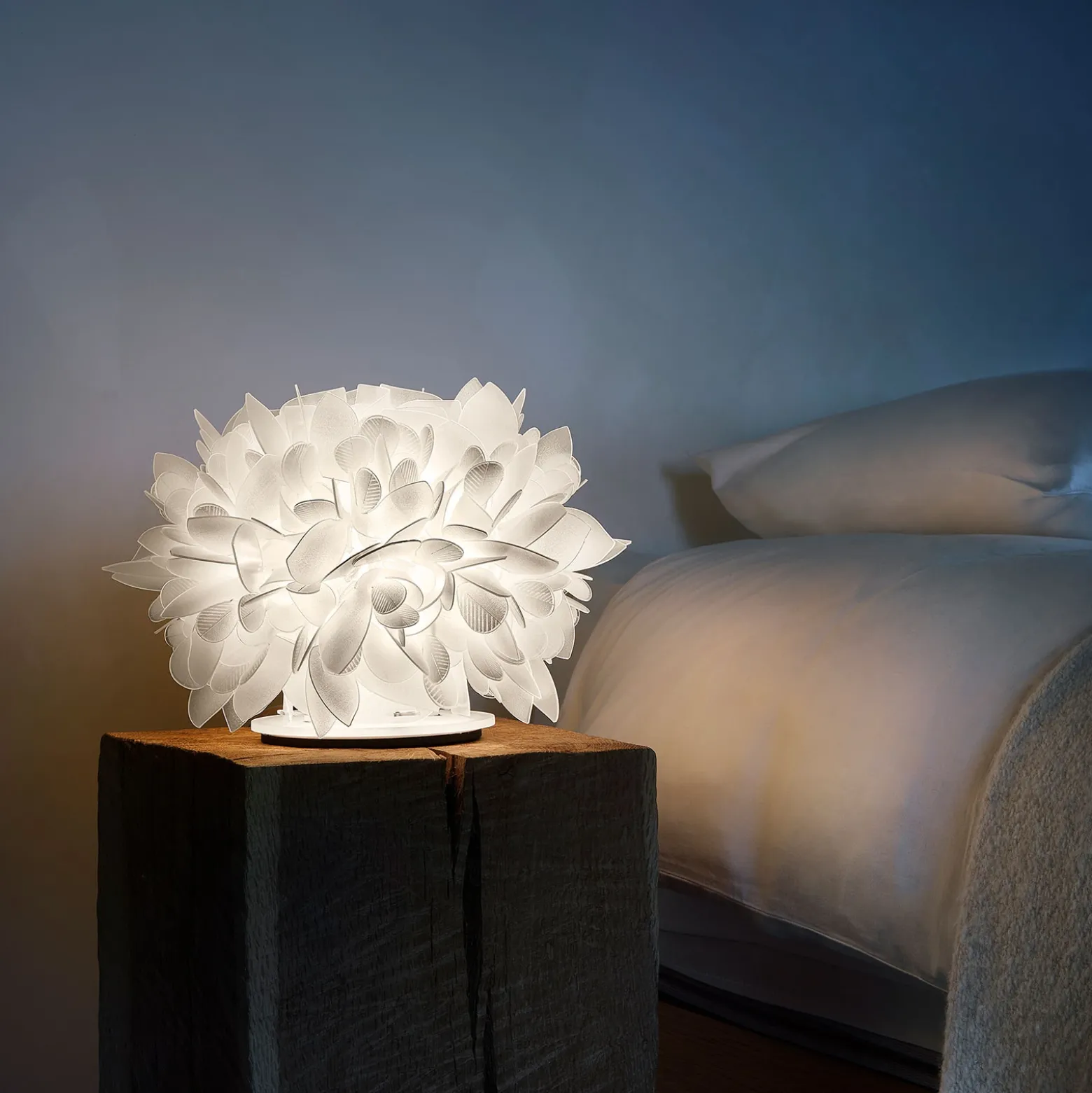 Lámpara de mesa Slamp Veli Foliage, Ø 28 cm