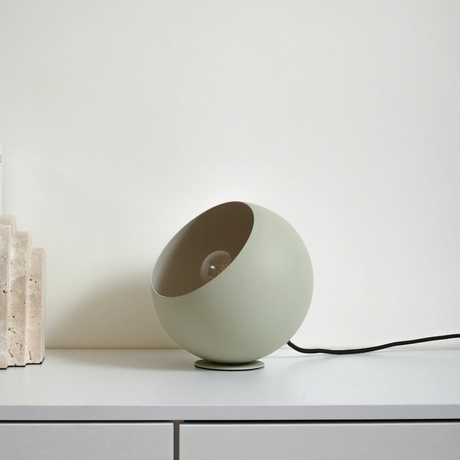 Lámpara de mesa Solomia de Lindby, verde, hierro, Ø 20 cm