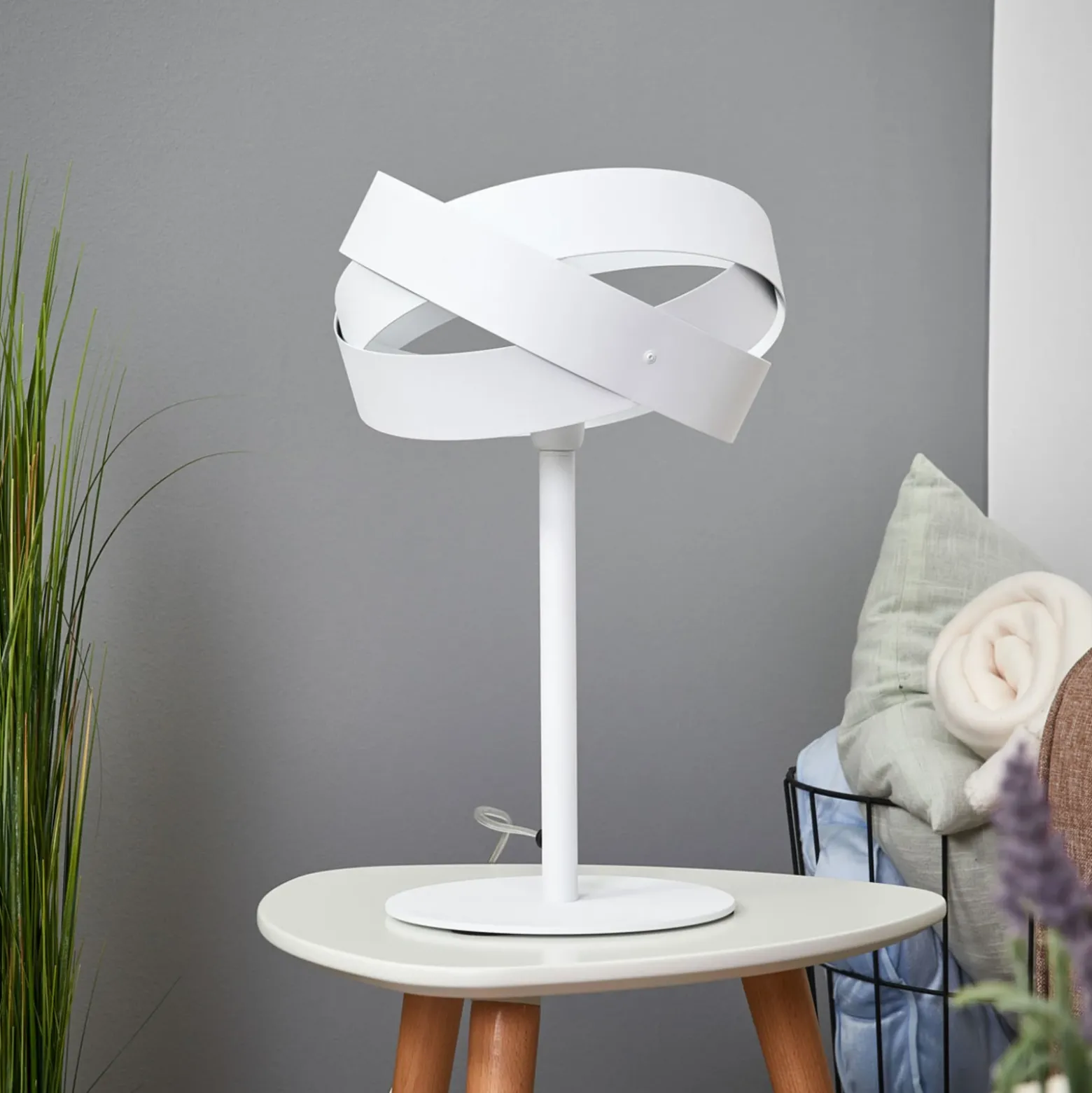 Lámpara de mesa Tornado, blanca, altura 44 cm