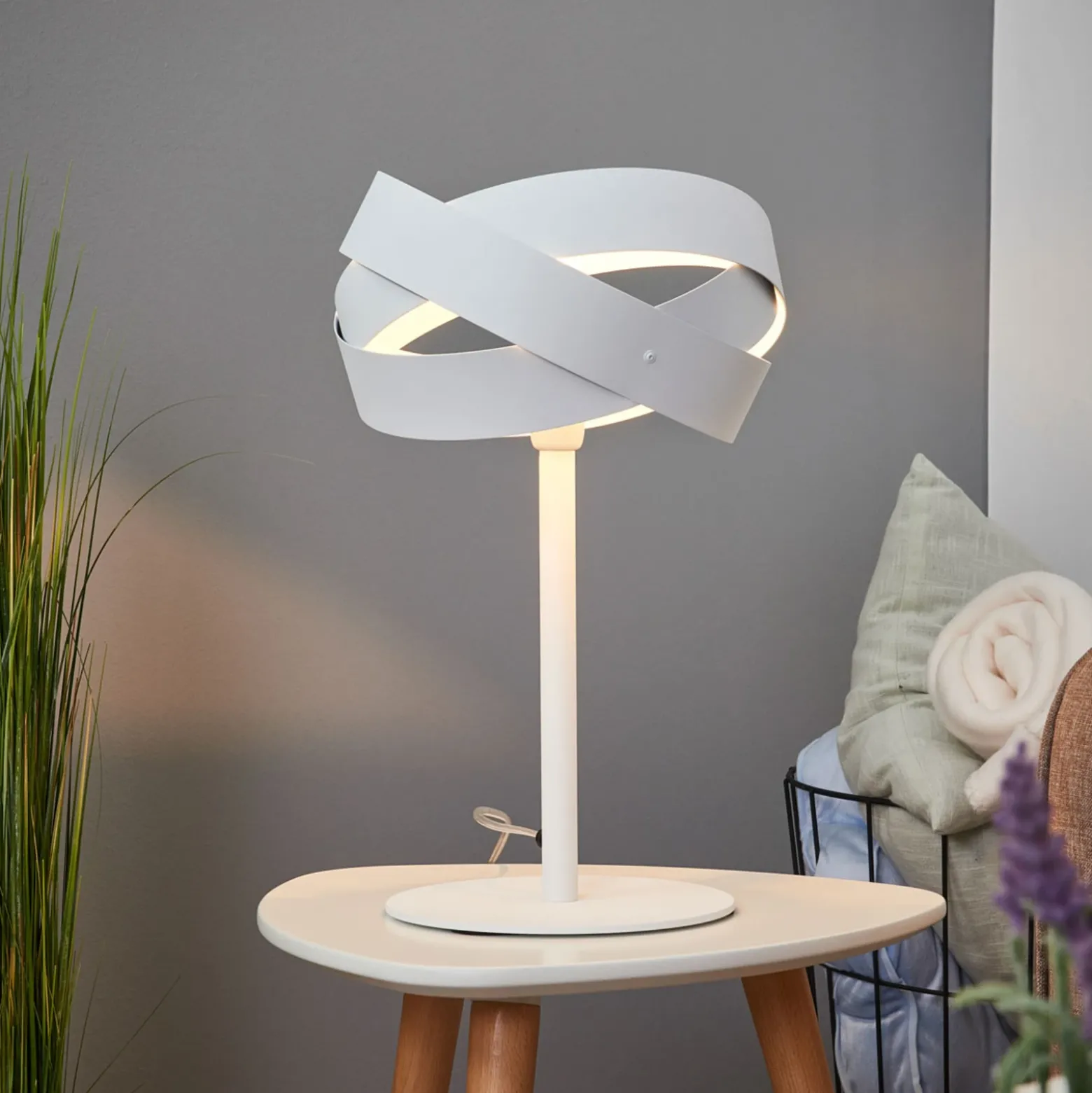 Lámpara de mesa Tornado, blanca, altura 44 cm
