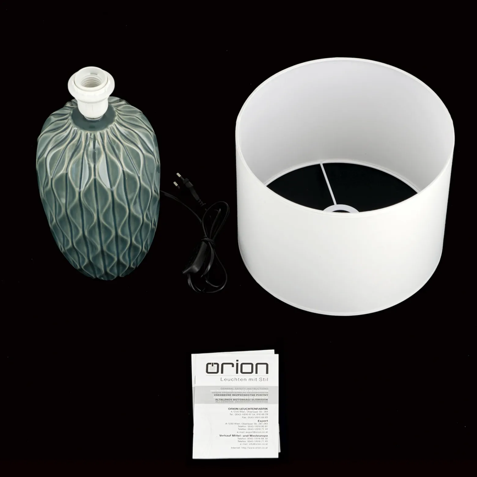 Lámpara de mesa Tortuga, verde/blanco, altura 49,5 cm, cerámica/lino