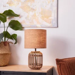 Lámpara de mesa Woodrow de bambú pantalla textil