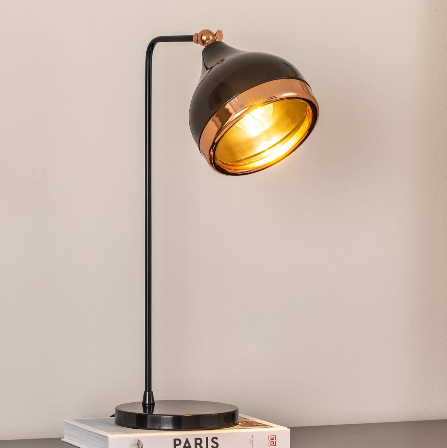 Lámpara de mesa Yildo, negro/cobre, metal, altura 52 cm