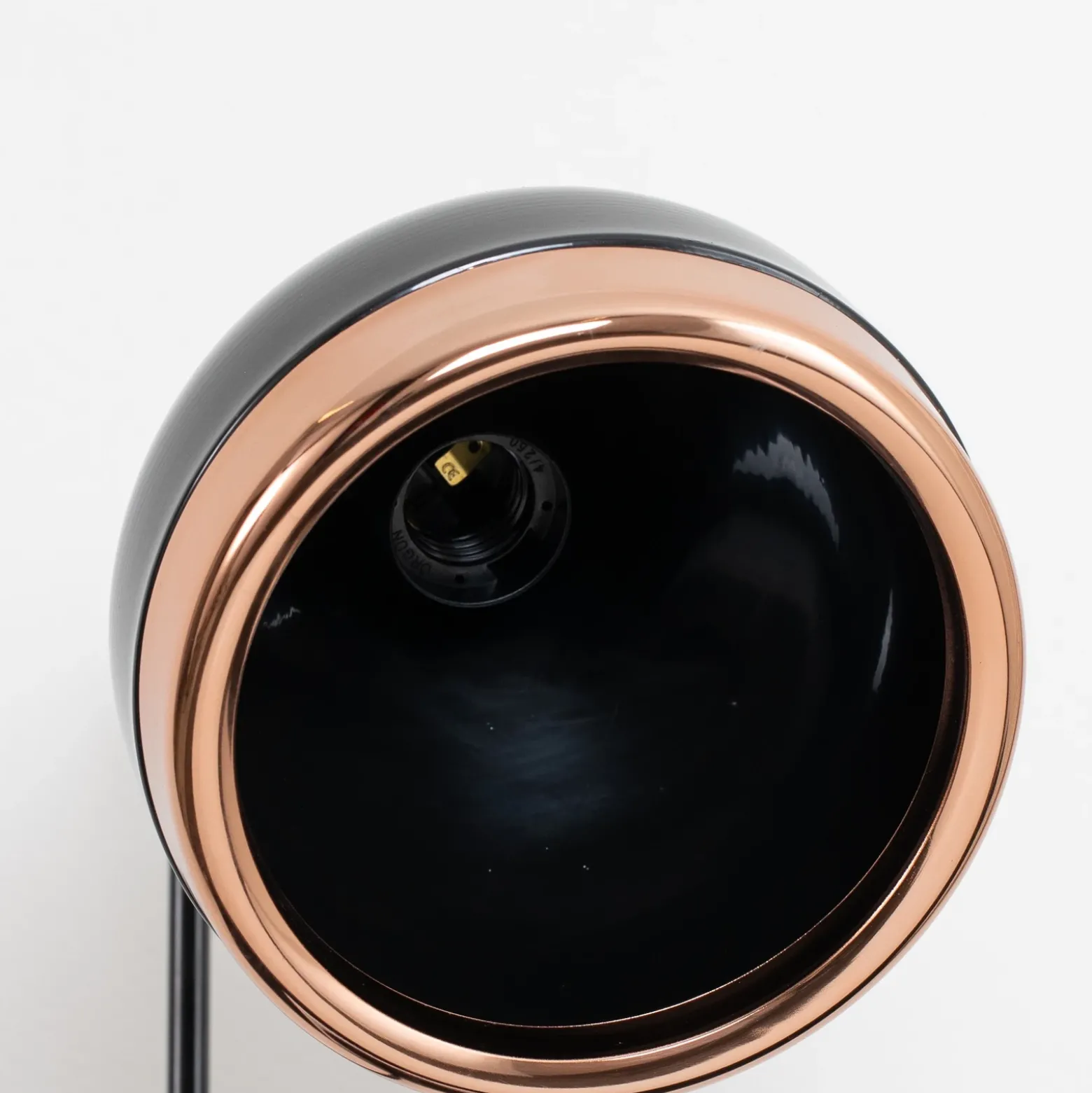 Lámpara de mesa Yildo, negro/cobre, metal, altura 52 cm