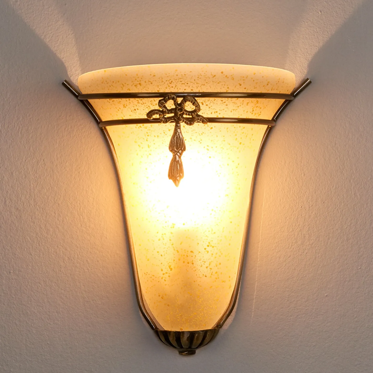 Lámpara de pared ASCANA con acabado antiguo
