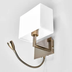 Lámpara de pared DARIO con luz de lectura LED
