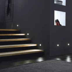 Lámpara de pared LED empotrable Wall F, negra, 7,5 x 7,5 cm, chapa metálica