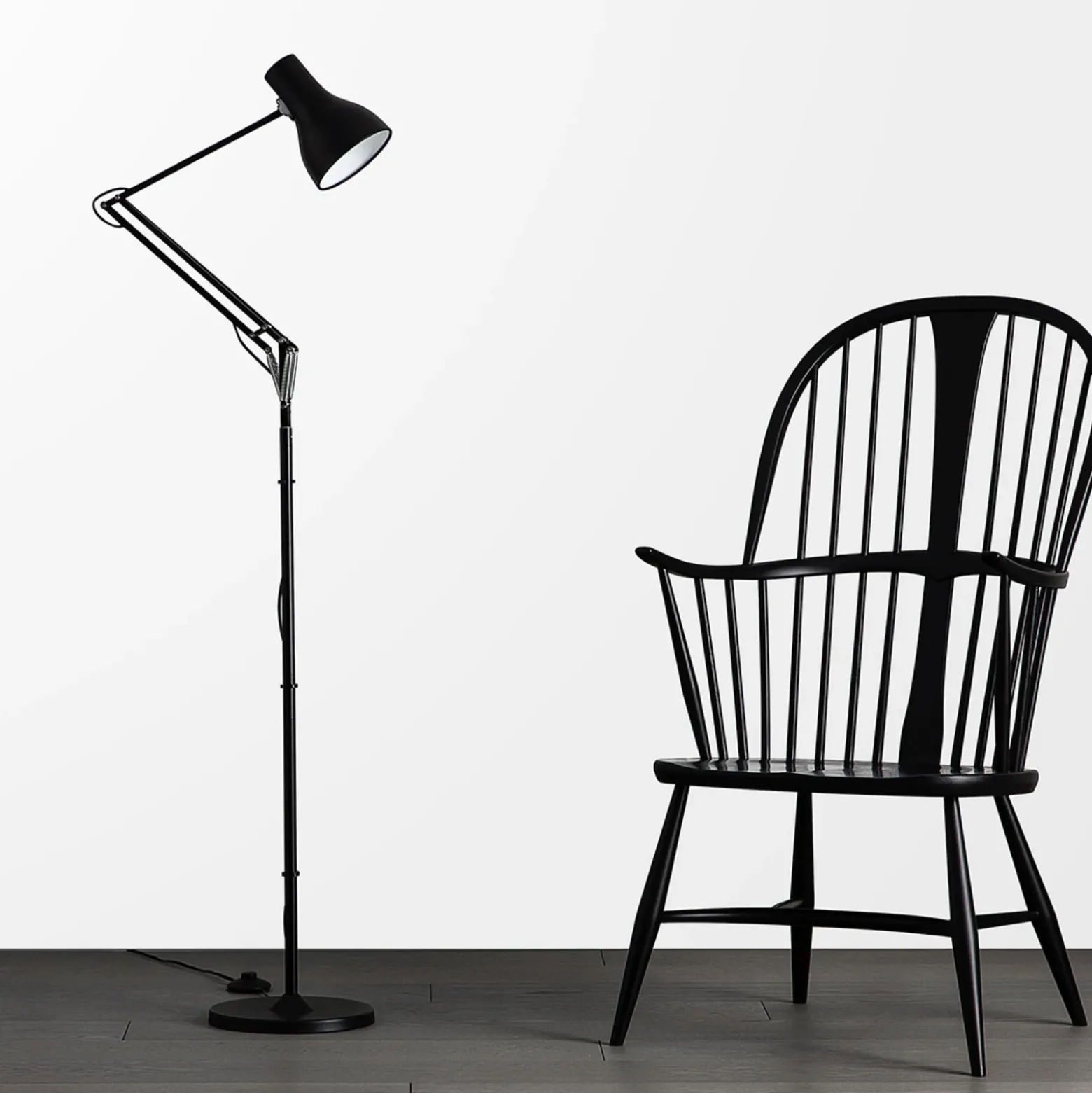 Lámpara de pie Anglepoise Type 75 negro aterciopelado